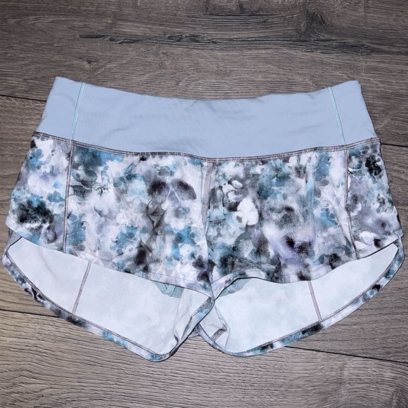 Lululemon Speed Up Short Size 4 with 2.5" inseam Kaleidofloral Multi Blue Cast - Picture 8 of 14